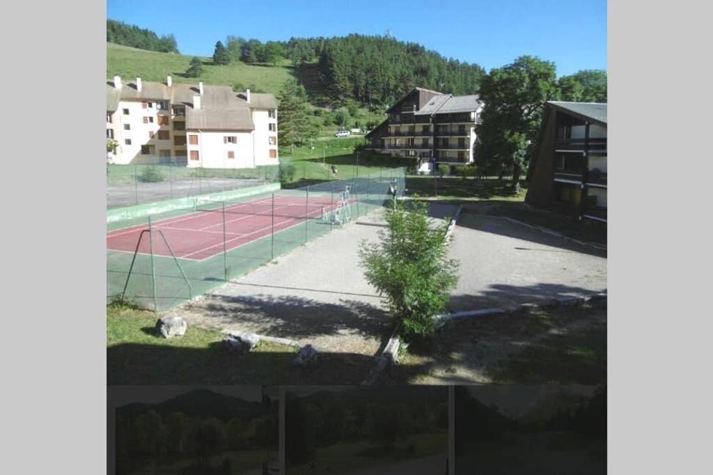 Studio mansardé 18 m2 climatisé avec piscine privée Gresse-en-Vercors Exterior foto